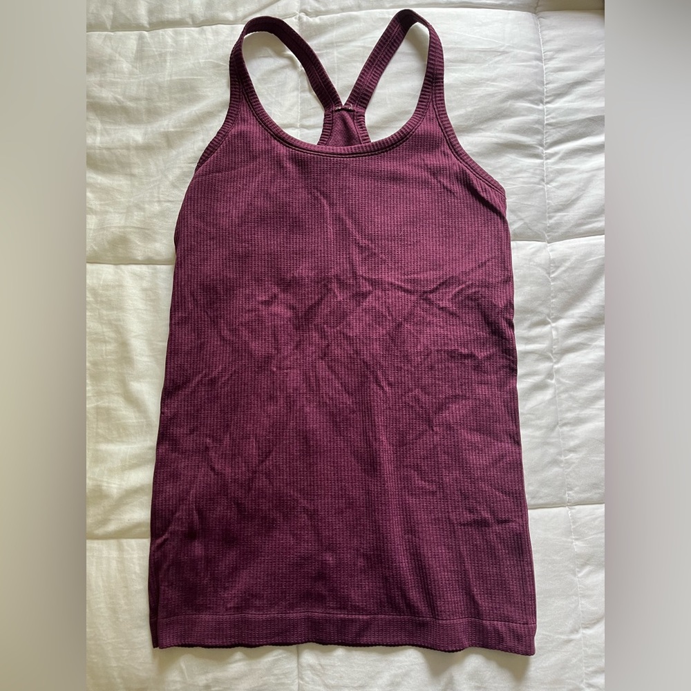 Lululemon Racerback tank top with built in bra. Women’s XS-S